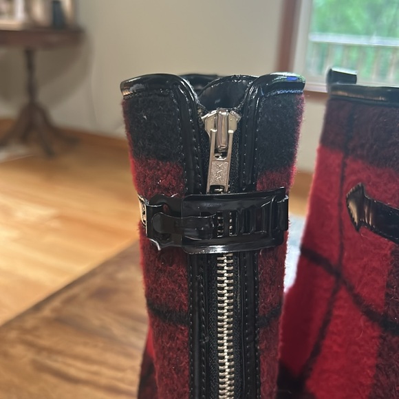 michael kors KORS red Tartan Duck Boot Heels size 6 - Picture 7 of 8